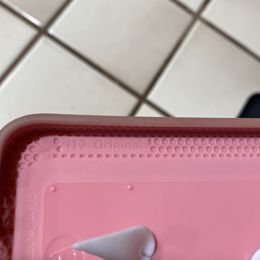 Loopy case - Picture 3 of 3